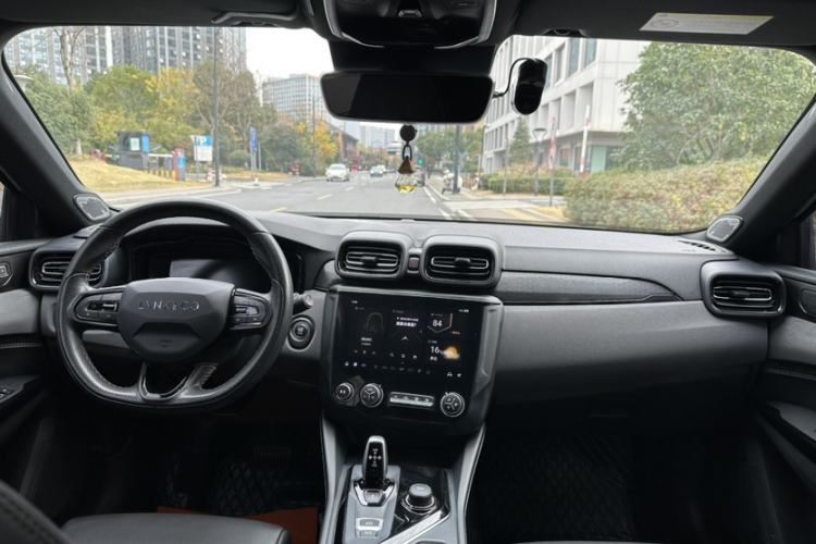 Used Lynk & Co 02 Hatchback 2022 2.0TD Pro Interior 6