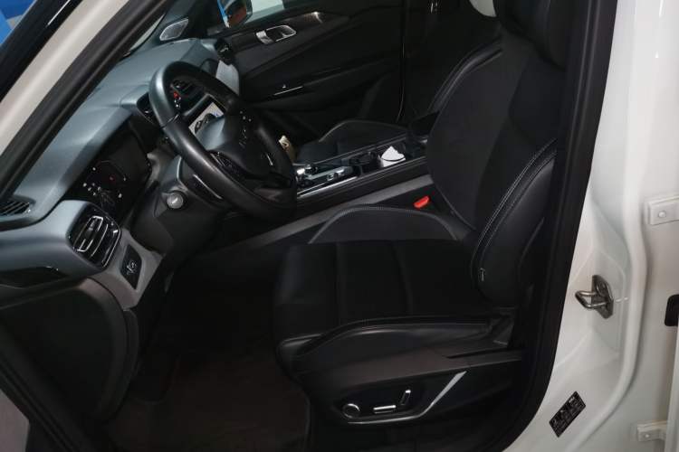 Used Lynk & Co 02 Hatchback 2022 2.0TD Pro Left Front Seat