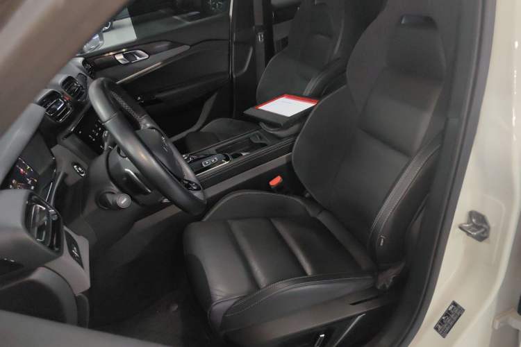 Used Lynk & Co 02 Hatchback 2022 2.0TD Pro Left Front Seat