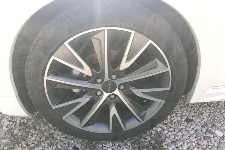 Used Lynk & Co 02 Hatchback 2022 2.0TD Pro Left Front Wheel Hub