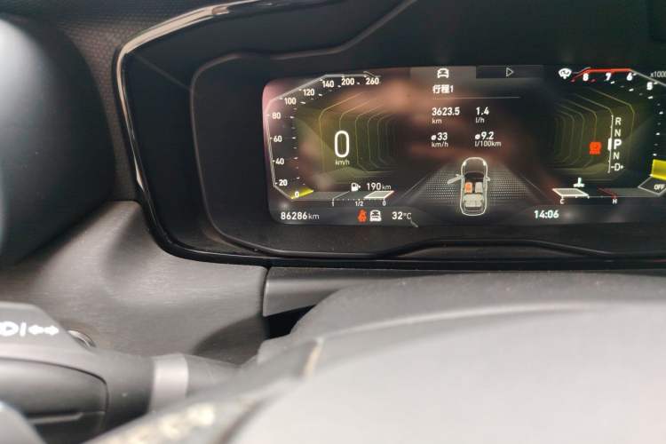 Used Lynk & Co 02 Hatchback 2022 2.0TD Pro Odometer Close Up