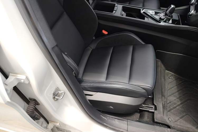Used Lynk & Co 02 Hatchback 2022 2.0TD Plus Right Front Seat