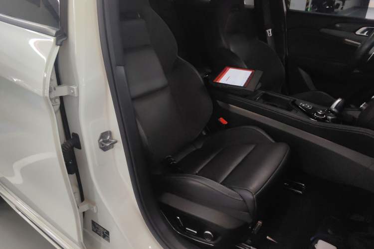 Used Lynk & Co 02 Hatchback 2022 2.0TD Pro Right Front Seat