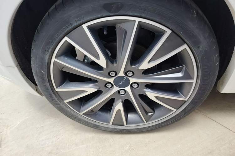 Used Lynk & Co 02 Hatchback 2022 2.0TD Plus Right Rear Wheel Hub