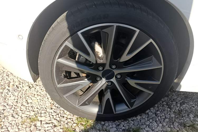 Used Lynk & Co 02 Hatchback 2022 2.0TD Pro Right Rear Wheel Hub