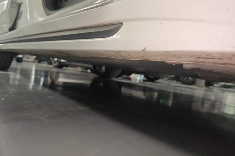 Used Lynk & Co 02 Hatchback 2022 2.0TD Plus Right Side Sill