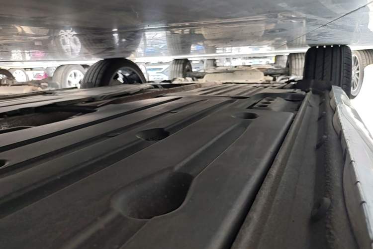 Used Lynk & Co 02 Hatchback 2022 2.0TD Pro Right Side Sill
