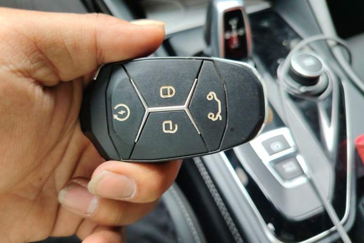 Used Lynk & Co 02 Hatchback 2022 2.0TD Pro Vehicle Key