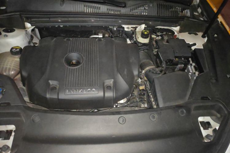 Used Lynk & Co 02 Hatchback 2022 2.0TD Pro Engine Bay