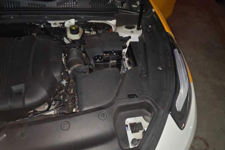 Used Lynk & Co 02 Hatchback 2022 2.0TD Pro Engine Bay Left
