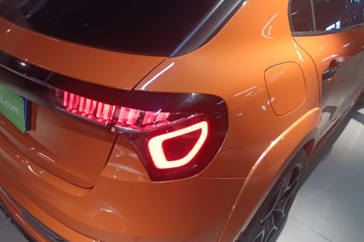 Used Lynk & Co 02 Hatchback 2022 2.0TD Pro Exterior 6