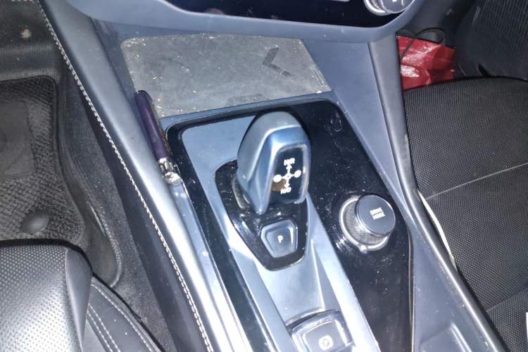 Used Lynk & Co 02 Hatchback 2022 2.0TD Pro Gear Lever