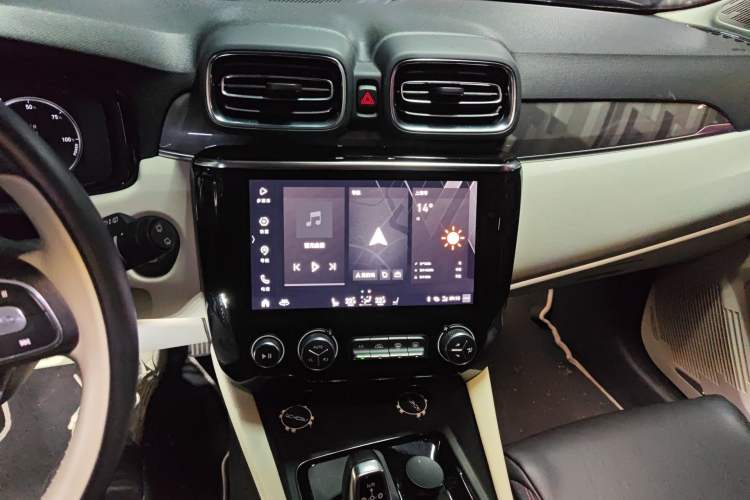 Used Lynk & Co 02 New Energy 2019 1.5T PHEV Pro Audio And AC Panel