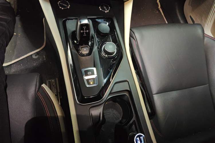Used Lynk & Co 02 New Energy 2019 1.5T PHEV Pro Gear Lever