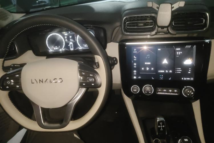 Used Lynk & Co 02 New Energy 2019 1.5T PHEV Pro Center Console