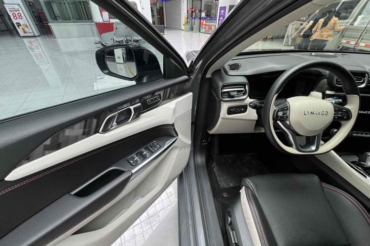 Used Lynk & Co 02 New Energy 2019 1.5T PHEV Pro Interior 4