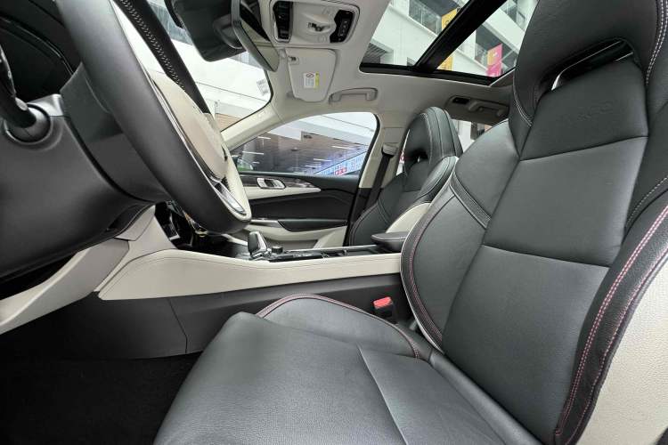 Used Lynk & Co 02 New Energy 2019 1.5T PHEV Pro Interior 8