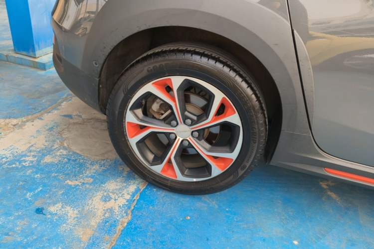 Used Lynk & Co 02 New Energy 2019 1.5T PHEV Pro Right Rear Wheel Hub