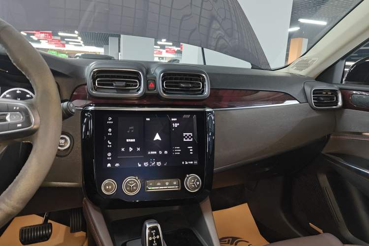 Used Lynk & Co 02 New Energy 2019 1.5T PHEV Pro Audio And AC Panel