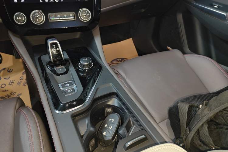 Used Lynk & Co 02 New Energy 2019 1.5T PHEV Pro Gear Lever