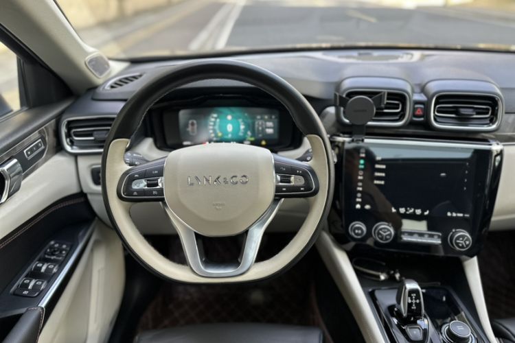 Used Lynk & Co 02 New Energy 2021 1.5T PHEV Pro Interior 2
