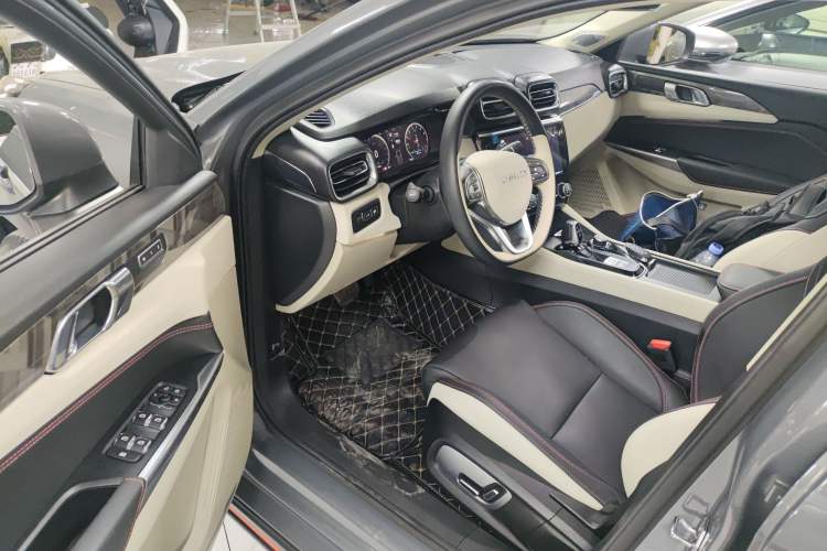 Used Lynk & Co 02 New Energy 2021 1.5T PHEV Pro Interior 3