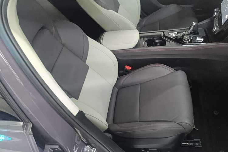 Used Lynk & Co 02 New Energy 2021 1.5T PHEV Pro Right Front Seat