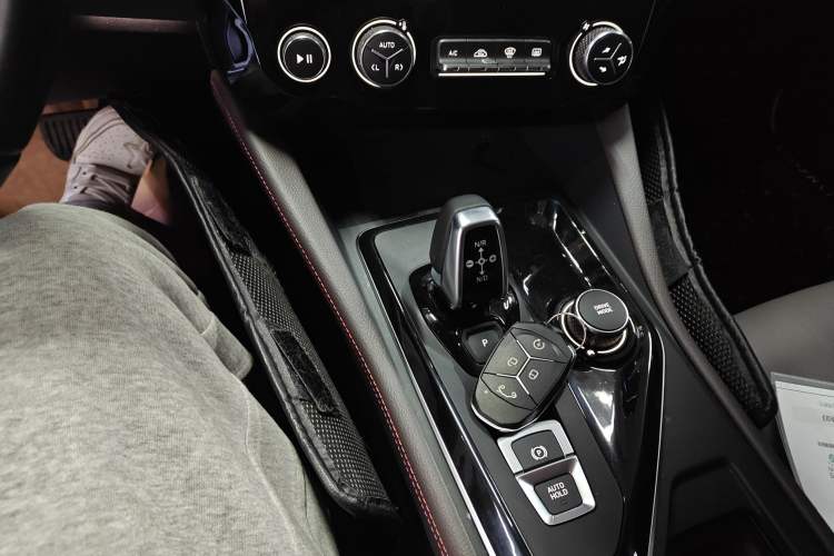 Used Lynk & Co 02 New Energy 2021 1.5T PHEV Pro Gear Lever