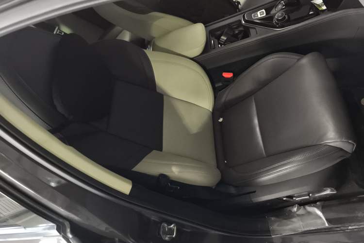 Used Lynk & Co 02 New Energy 2021 1.5T PHEV Pro Right Front Seat