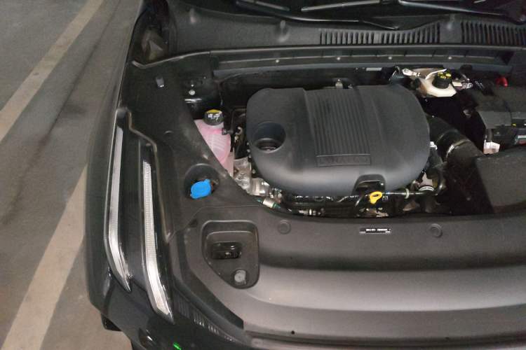Used Lynk & Co 03 2023 1.5TD DCT JingPro Engine Bay Right