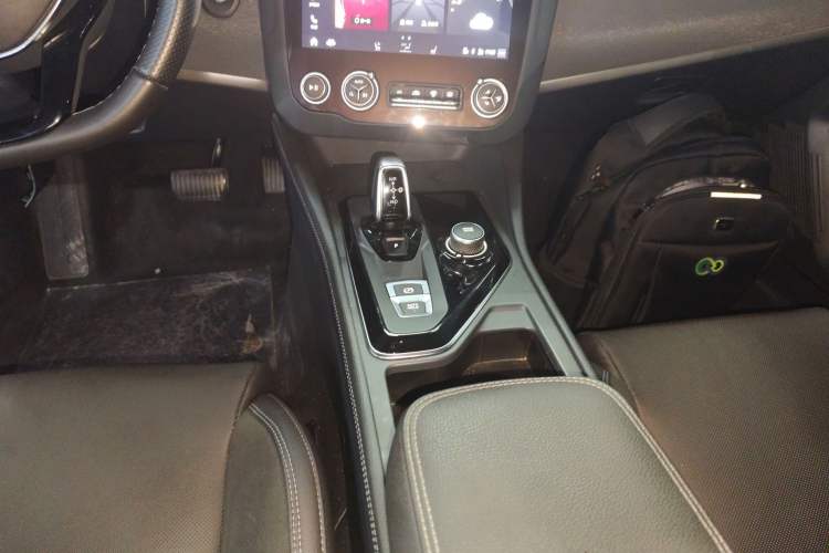 Used Lynk & Co 03 2021 2.0TD Automatic Trendy Champion Edition Gear Lever