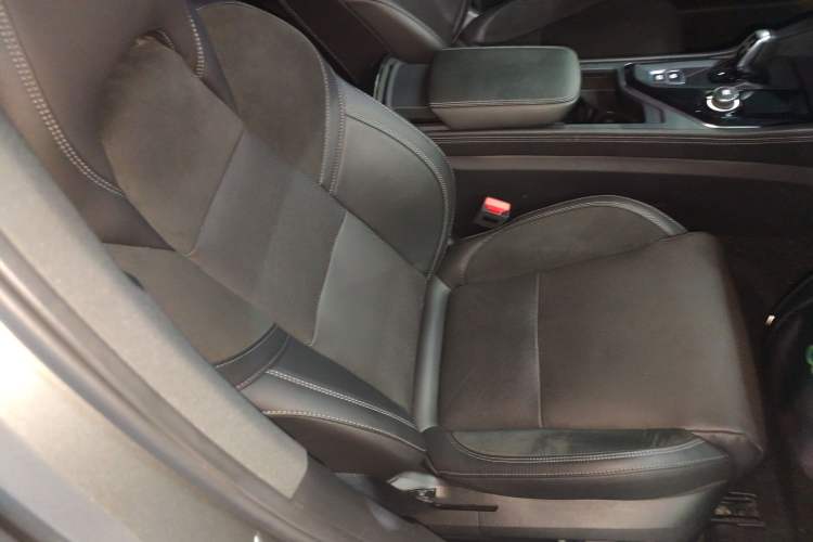 Used Lynk & Co 03 2021 2.0TD Automatic Trendy Champion Edition Right Front Seat