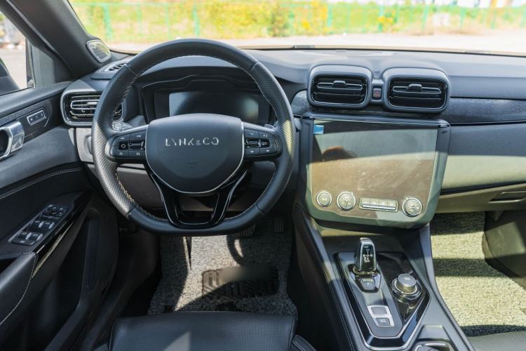 Used Lynk & Co 03 2021 2.0TD Automatic Trendy Champion Edition Interior 9