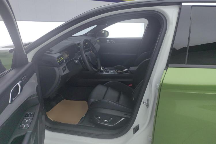 Used Lynk & Co 03 2022 2.0TD DCT JingPro Left Front Seat