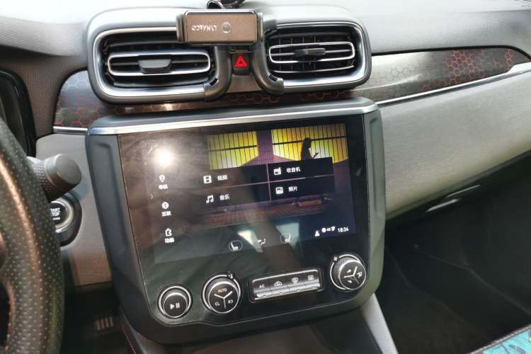 Used Lynk & Co 03 2018 1.5TD DCT Sport Edition China V Standard Audio And AC Panel