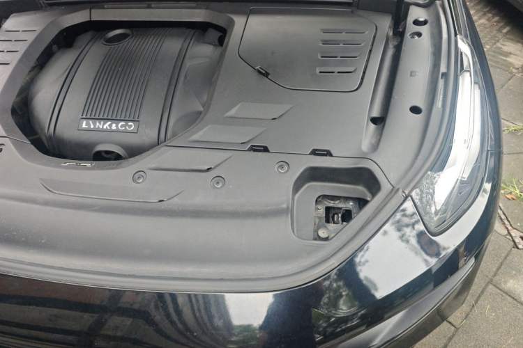Used Lynk & Co 03 2018 1.5TD DCT JingPro Edition China V Standard Engine Bay Left