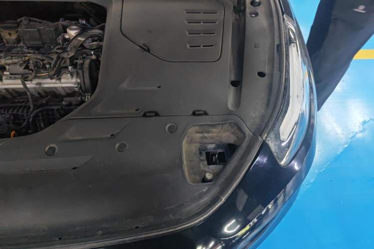Used Lynk & Co 03 2018 1.5TD DCT JingPro Edition China V Standard Engine Bay Left