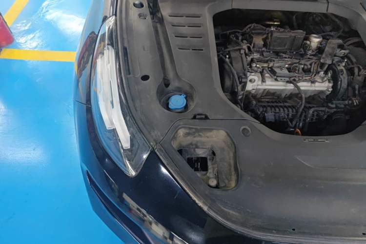 Used Lynk & Co 03 2018 1.5TD DCT JingPro Edition China V Standard Engine Bay Right