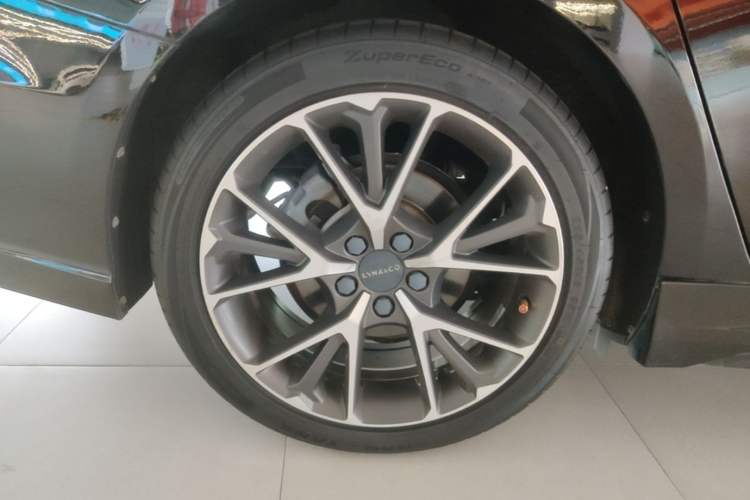 Used Lynk & Co 03 2018 1.5TD DCT JingPro Edition China V Standard Exterior 5