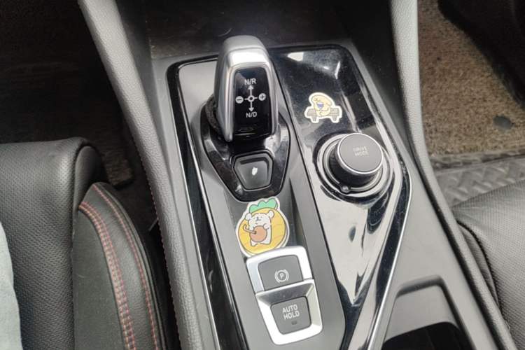 Used Lynk & Co 03 2018 1.5TD DCT JingPro Edition China V Standard Gear Lever