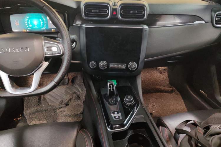 Used Lynk & Co 03 2018 1.5TD DCT JingPro Edition China V Standard Gear Lever