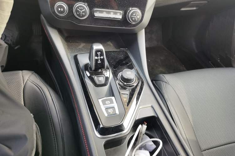 Used Lynk & Co 03 2018 1.5TD DCT JingPro Edition China V Standard Gear Lever