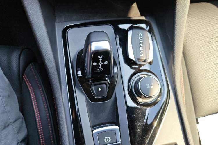 Used Lynk & Co 03 2018 1.5TD DCT JingPro Edition China V Standard Gear Lever
