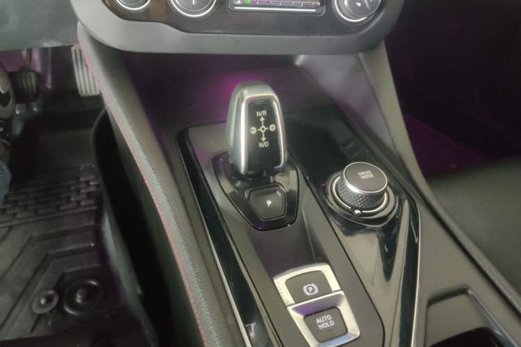 Used Lynk & Co 03 2018 1.5TD DCT JingPro Edition China V Standard Gear Lever