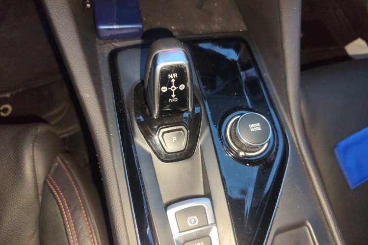Used Lynk & Co 03 2018 1.5TD DCT JingPro Edition China V Standard Gear Lever