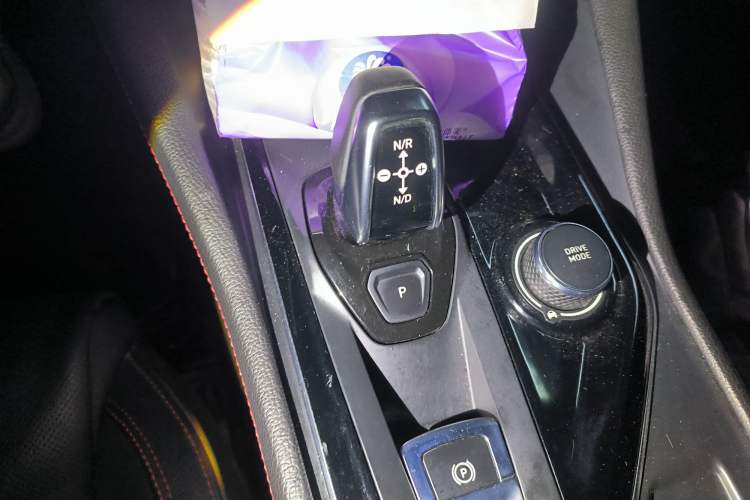 Used Lynk & Co 03 2018 1.5TD DCT JingPro Edition China V Standard Gear Lever