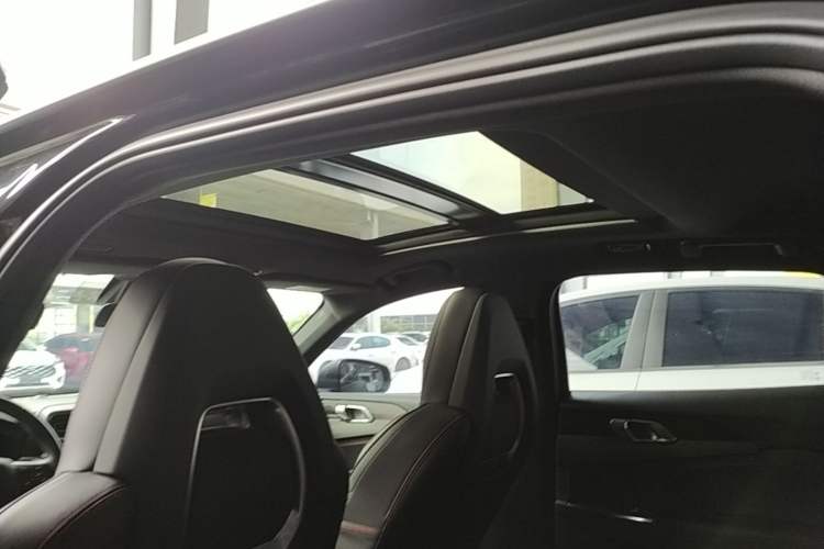Used Lynk & Co 03 2018 1.5TD DCT Sport Edition China V Standard Headliner