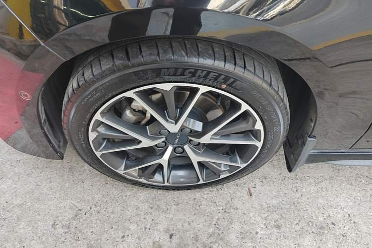 Used Lynk & Co 03 2018 1.5TD DCT JingPro Edition China V Standard Left Front Wheel Hub