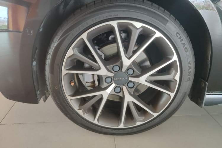 Used Lynk & Co 03 2018 1.5TD DCT JingPro Edition China V Standard Left Front Wheel Hub