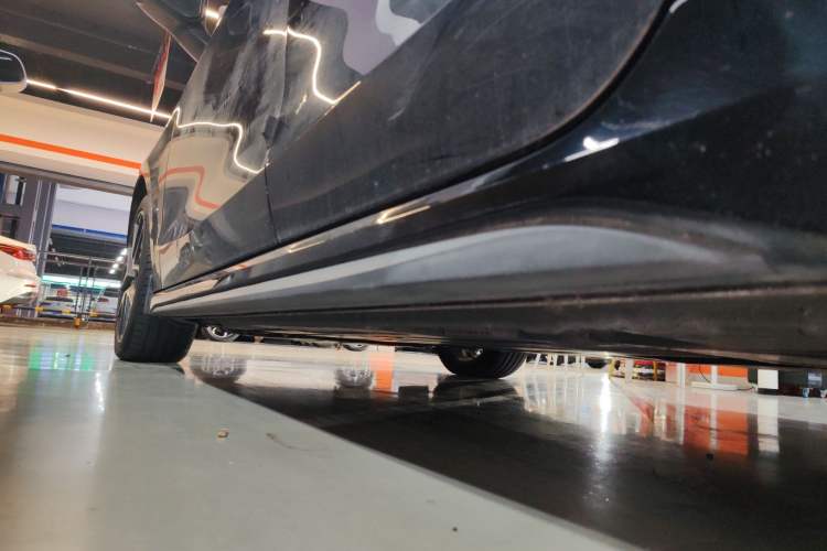 Used Lynk & Co 03 2018 1.5TD DCT JingPro Edition China V Standard Left Side Sill